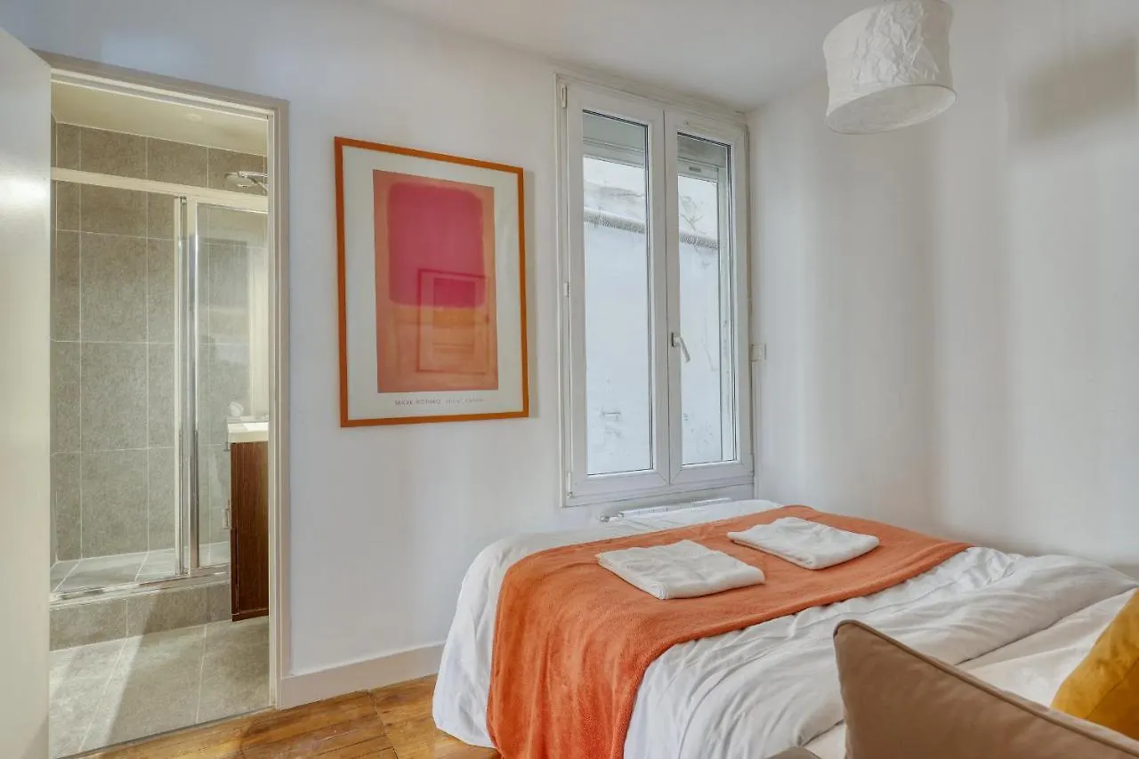 Spacious & Lovely Flat-up To 8 Guests-paris 10 Appartamento Parigi