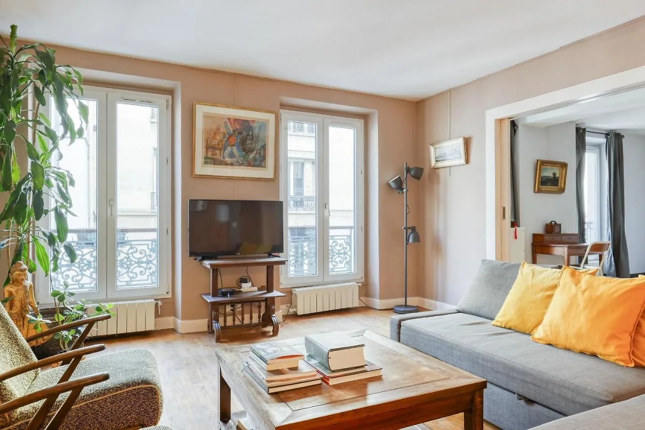 Spacious & Lovely Flat-up To 8 Guests-paris 10 Apartment