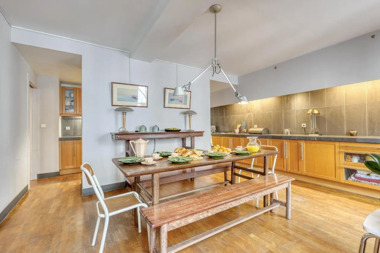 Spacious & Lovely Flat-up To 8 Guests-paris 10 Apartment Paris