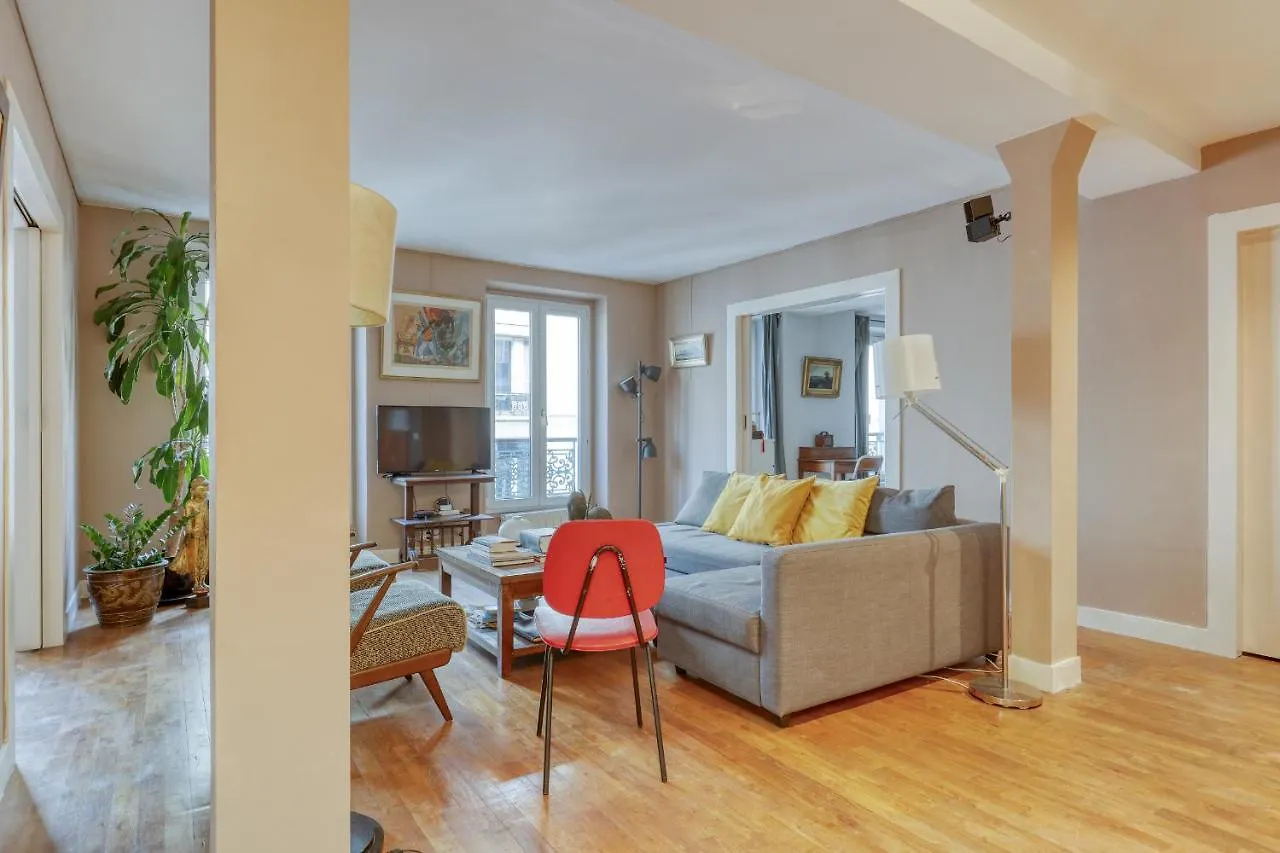 Spacious & Lovely Flat-up To 8 Guests-paris 10 * Paris