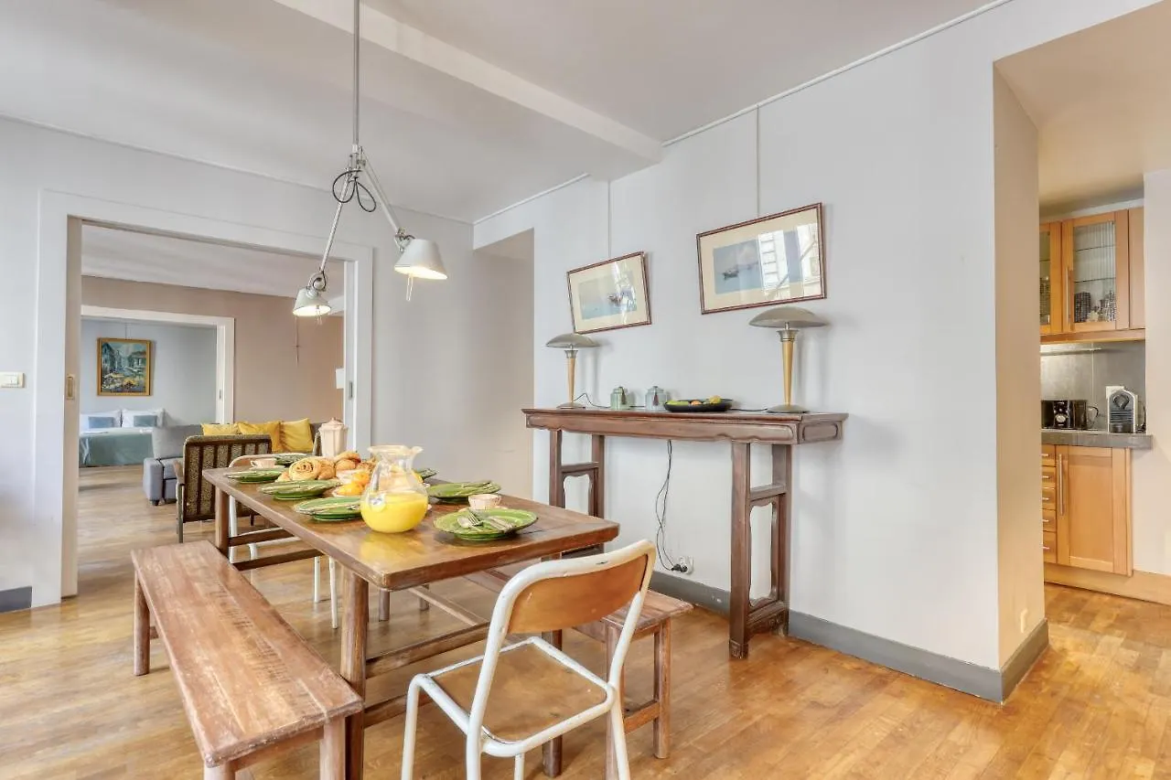 Spacious & Lovely Flat-up To 8 Guests-paris 10 * Parigi