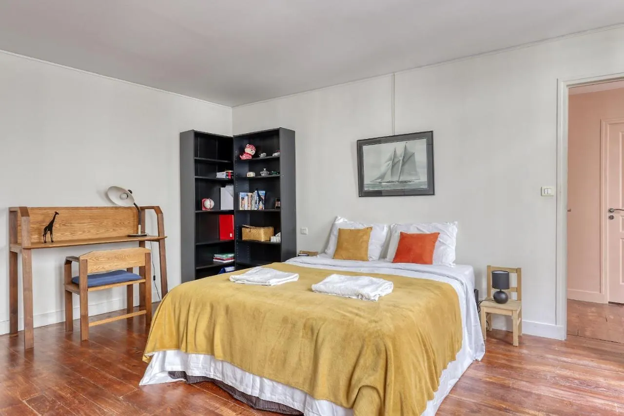 Spacious & Lovely Flat-up To 8 Guests-paris 10 * Paris